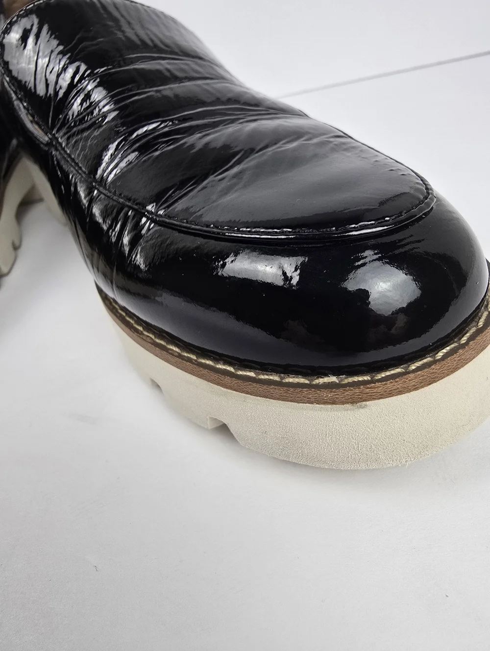 Vionic black patent